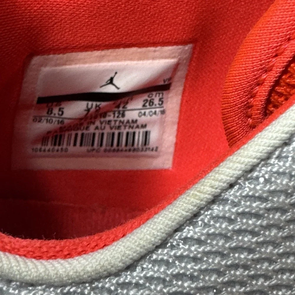 Nike Jordan Eclipse Mens Sneakers 8.5 Bright Mango Silver Speckled‎ shoes